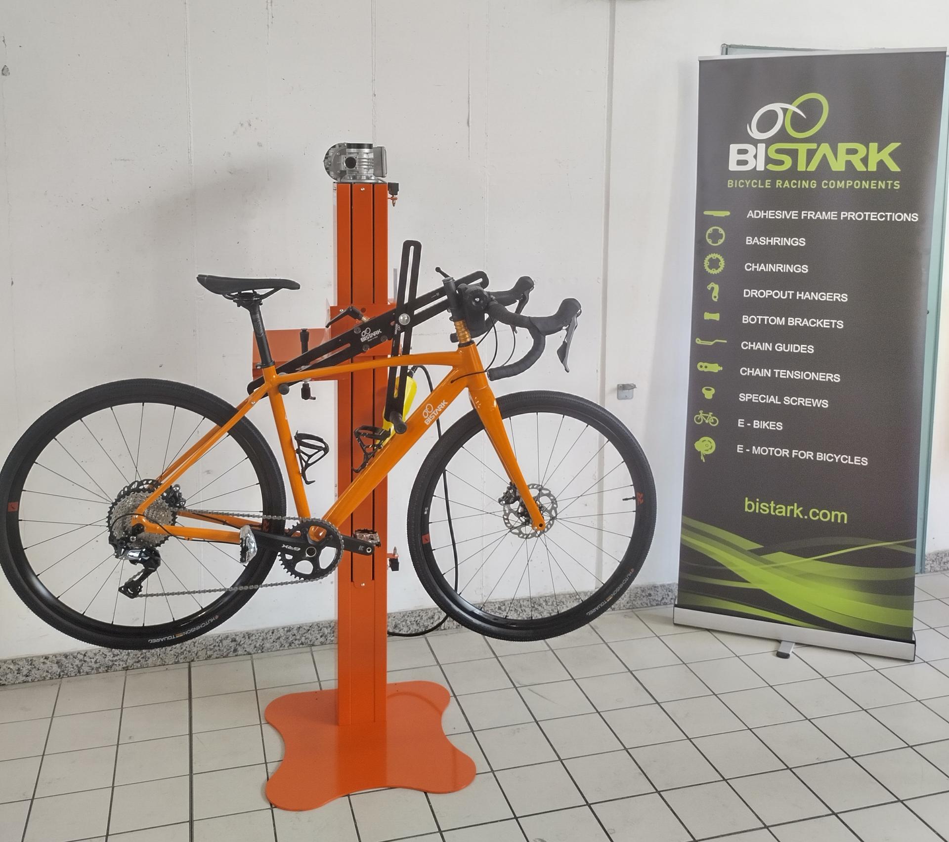 BK010 - LIFSTARK 1, Sollevatore per bici elettriche